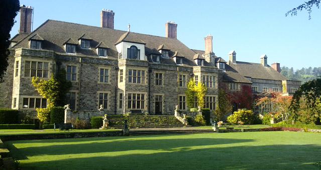 Right Angle Corporate Events Venues - Llangoed Hall Hotel, Wales